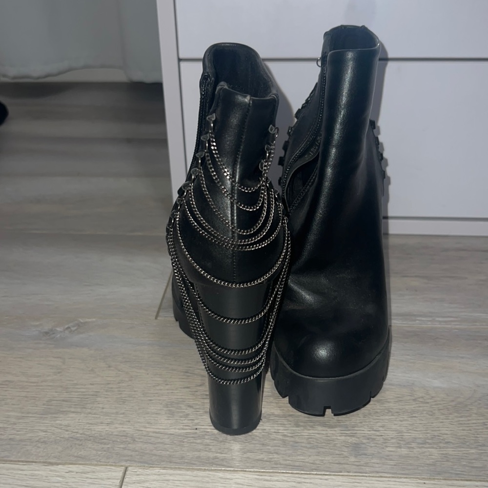 High he’ll leather boots